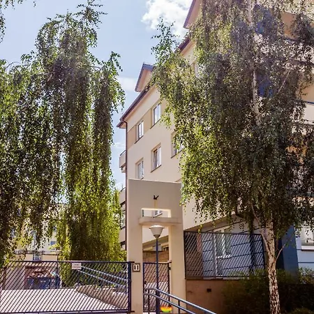 Appartement Kabaty 3 *